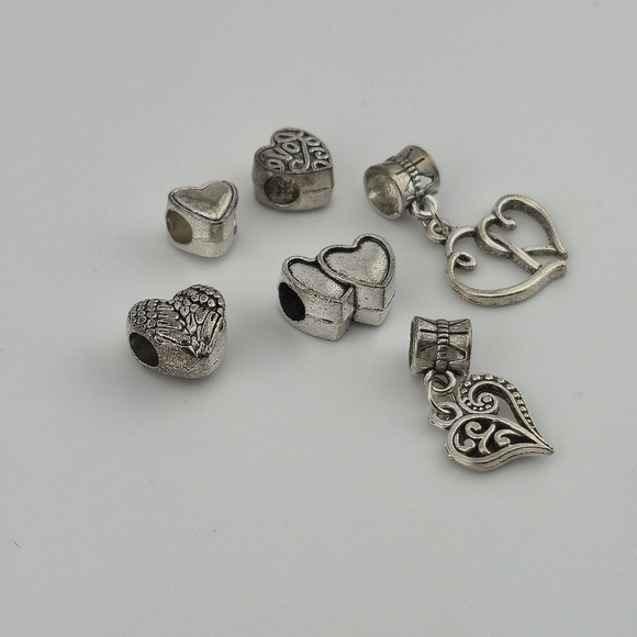 Silver Tone Heart Charm Lot Set of 7 Love Themed European Bracelet Beads - Picture 2 of 2